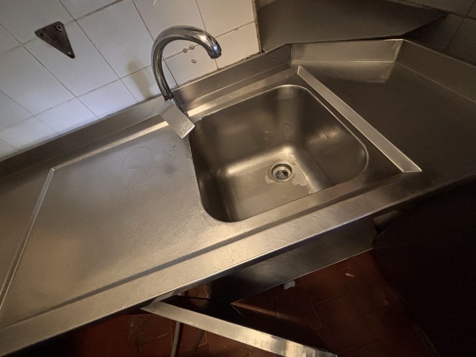 Bancada inox com lavatorio