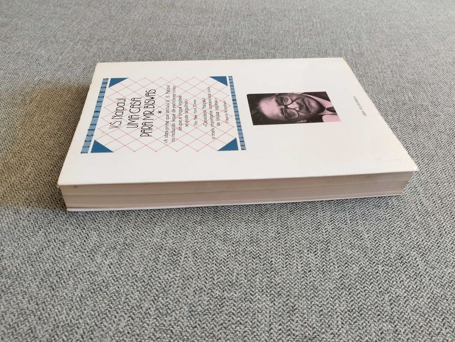 Livro "Uma casa para mr. Biswas" de V.S. Naipaul