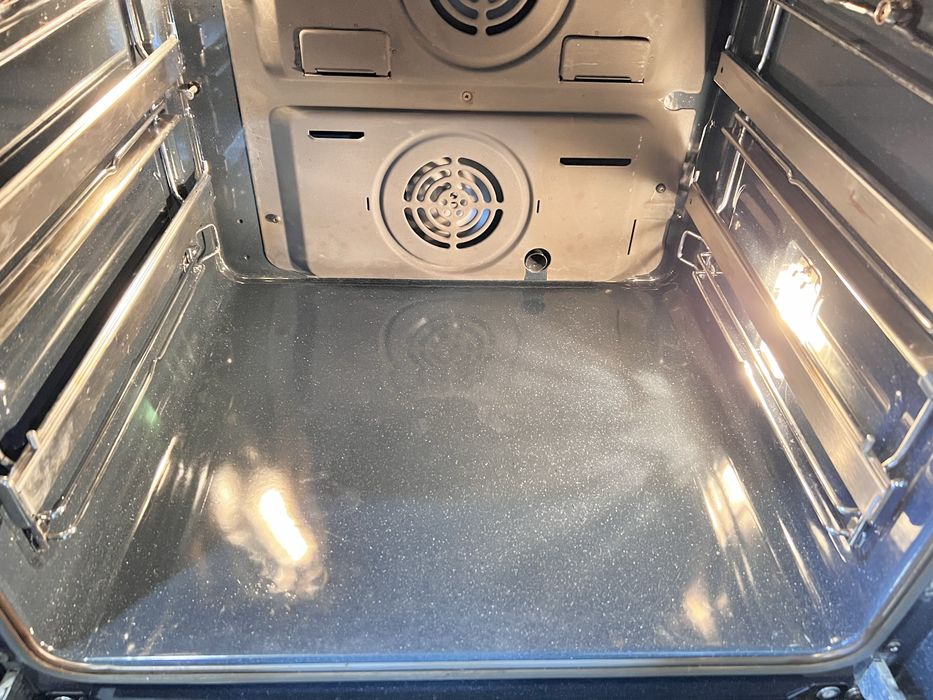 Духовка з пароваркою Samsung DualCook (Малайзія)