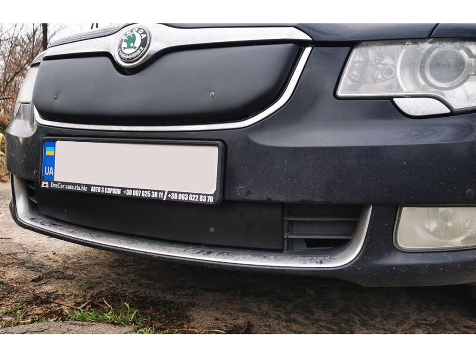Skoda Superb 2008-2013 Зимова накладка на решітку матова (верхня)