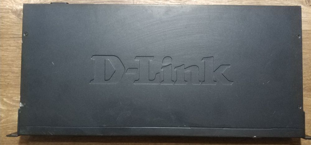 Коммутатор D-Link DES-3028