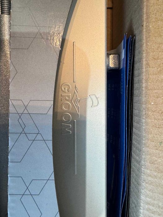 Fechamento automático da porta com cilindro GR150 em/braço STD.  GROOM