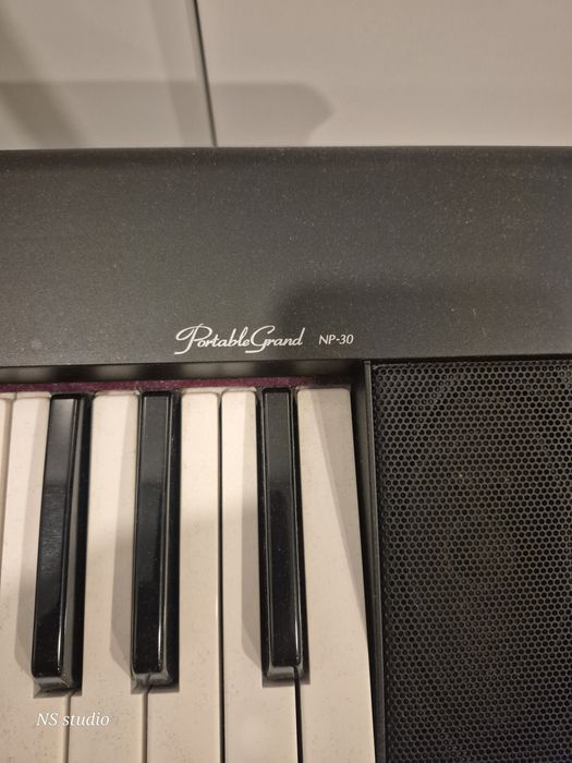 Piano Yamaha Portable Grand NP-30