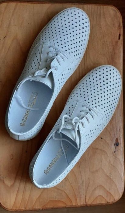 Жіноче взуття- жіночі кеди