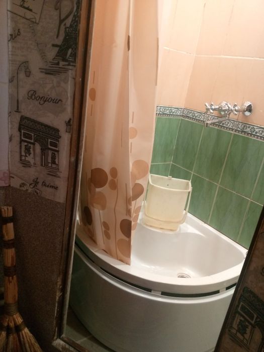 Продам гостинку,ул. Киргизская, 4 (район Одесской), 4