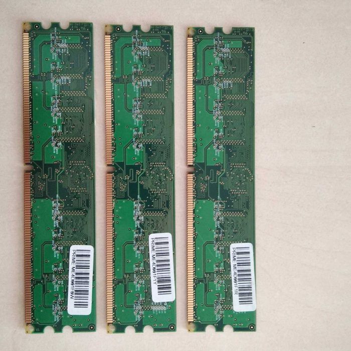 Оперативная память Hynix и Samsung  512 mb , 1 gb