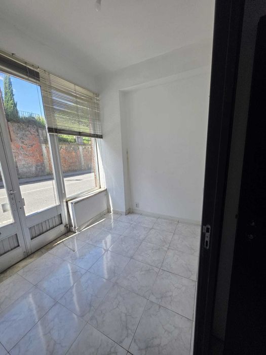Arrenda-se espaço comercial - TONDELA
