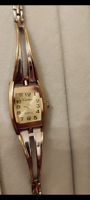 часы Картье в позолоченом корпусе на ходу