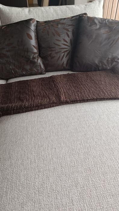 Conjunto de três almofadas com coberta
