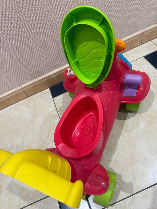Толкар машинка Chicco
