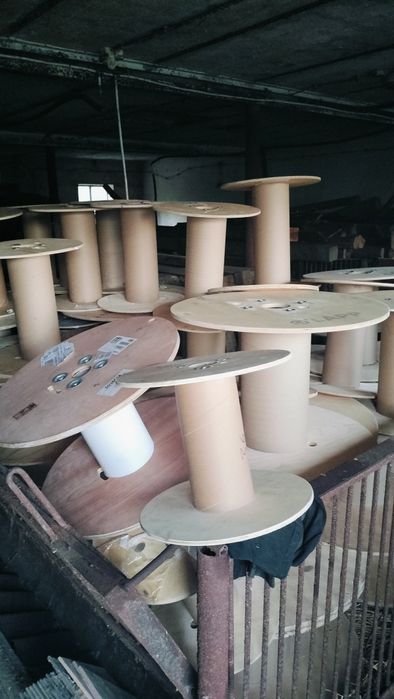 Sprzedam szpule nadające się na stoliki lub kwietniki