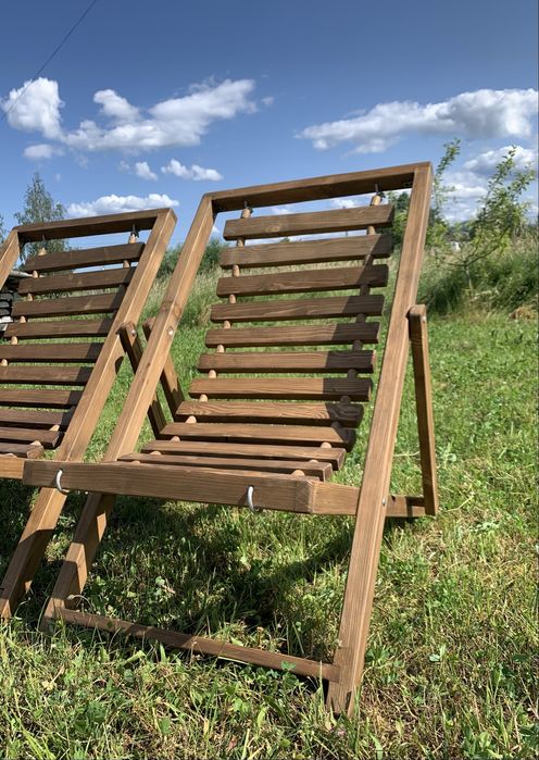 Крісло шезлонг.