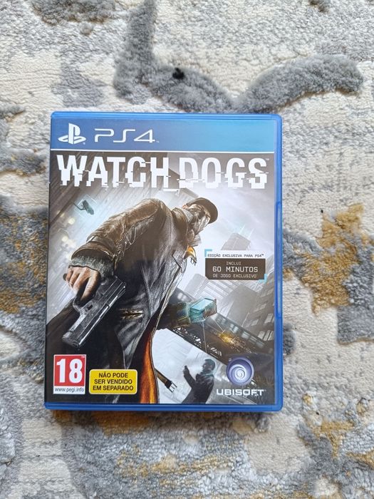 Playstation 4 em exelente estado com dois comandos