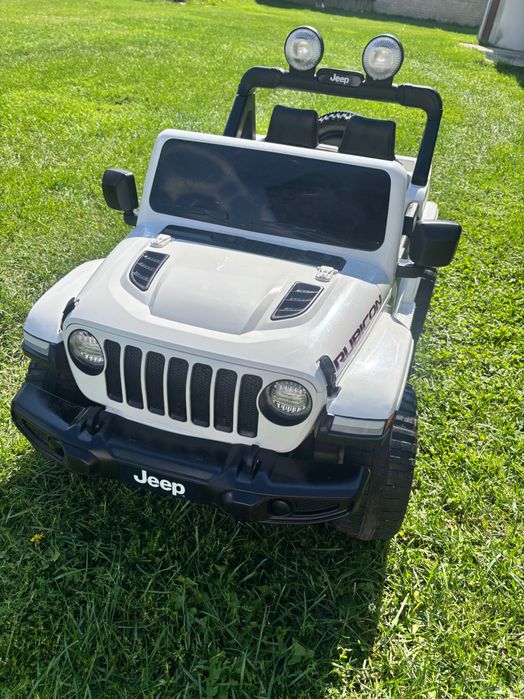 Auto na akumulator Jeep
