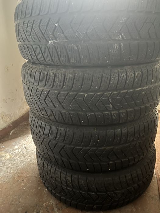 Гарна гума, 225/60/17. Піреллі