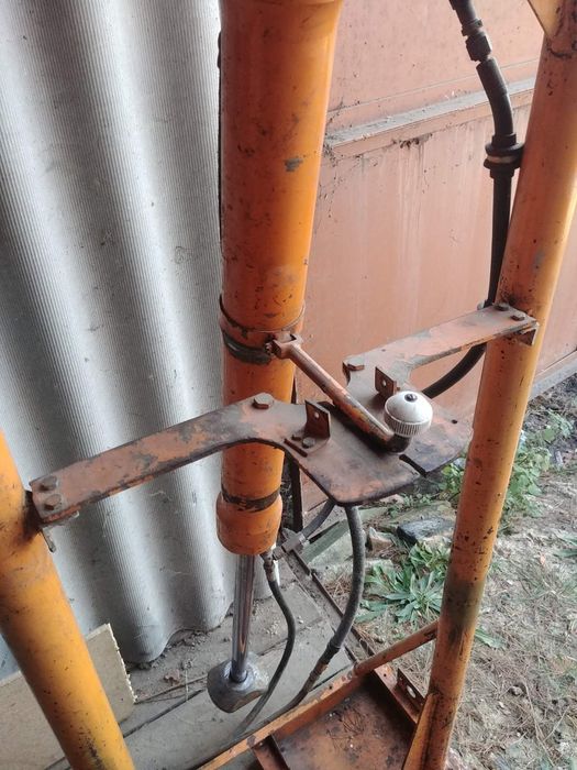 Прес гідравлічний ручний.