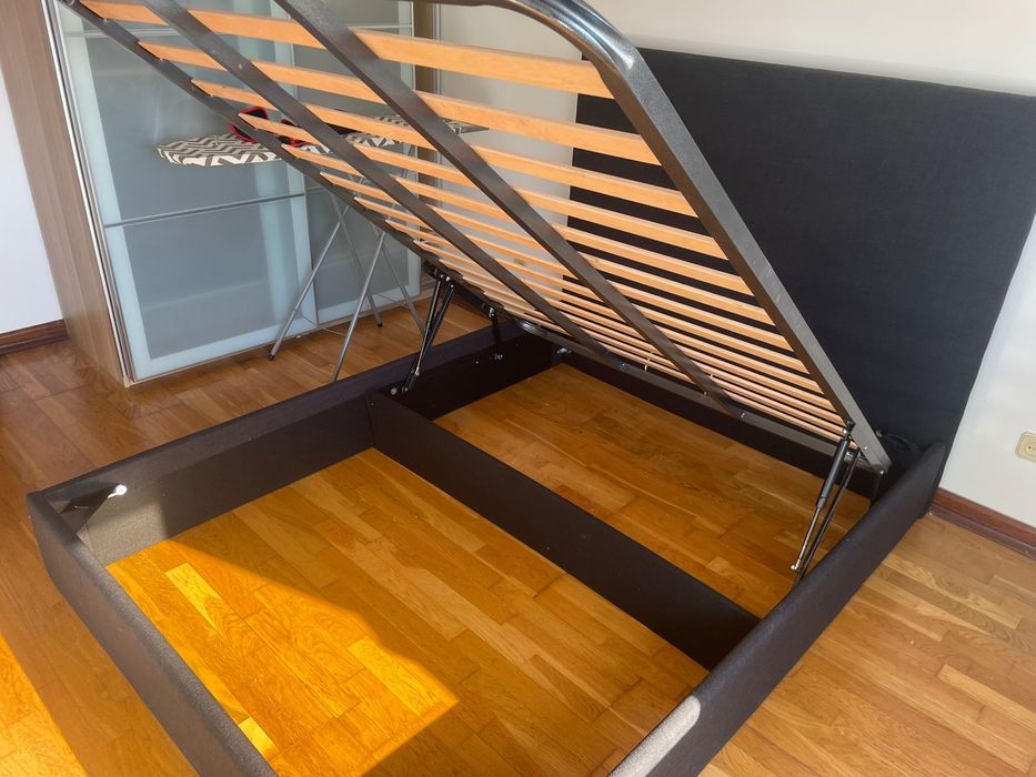 cama sommier com cabeceira e colchão