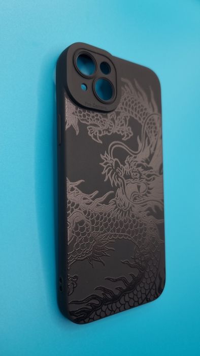 Eleganckie etui Black Dragon do iPhone 15 Plus.