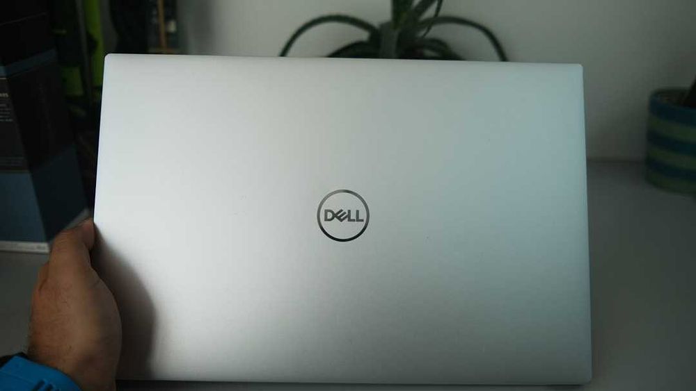 Dell Precision 5550 i7- 10850H 16 512  Quadro T1000  15.6 FHD IPS