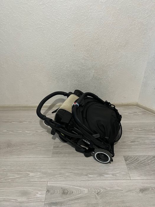 Коляска для дитини.Роботизована,зручне складання.Hamilton H1