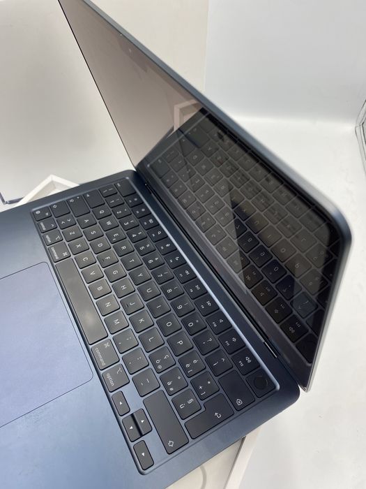 Аpple MacBook Air 13 M3 8/256 Midnight  2024