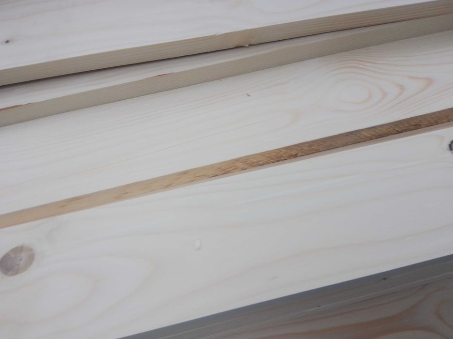 Nowa deska heblowana świerkowa