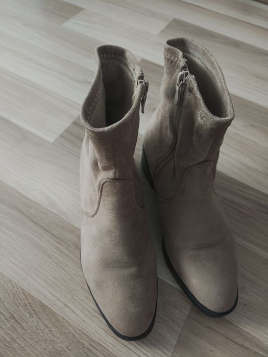Botki zamszowe 38