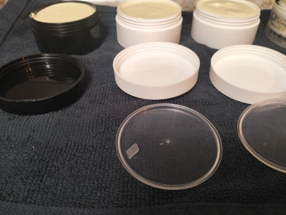 Крем для обличчя з натуральних компонентів.