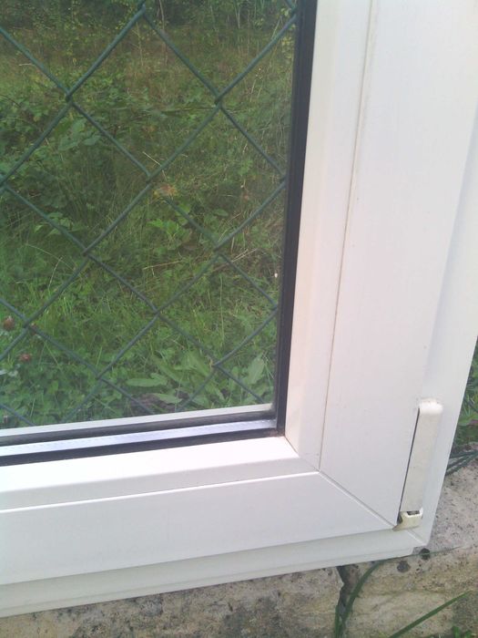 Okno plastikowe białe 60 x 147 otwieralno uchylne