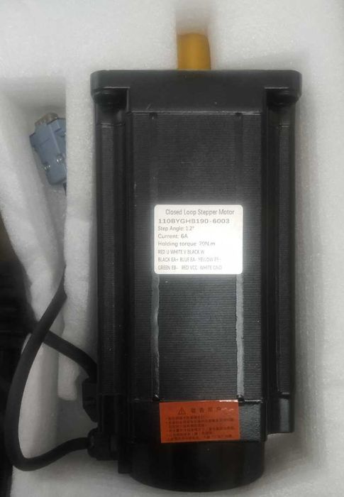 Трехфазный шаговый двигатель с энкодером NEMA43, 20 Nm . NEMA51, 50 Nm ...