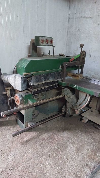 Fresas + Máquina - Caixilharias de Madeira