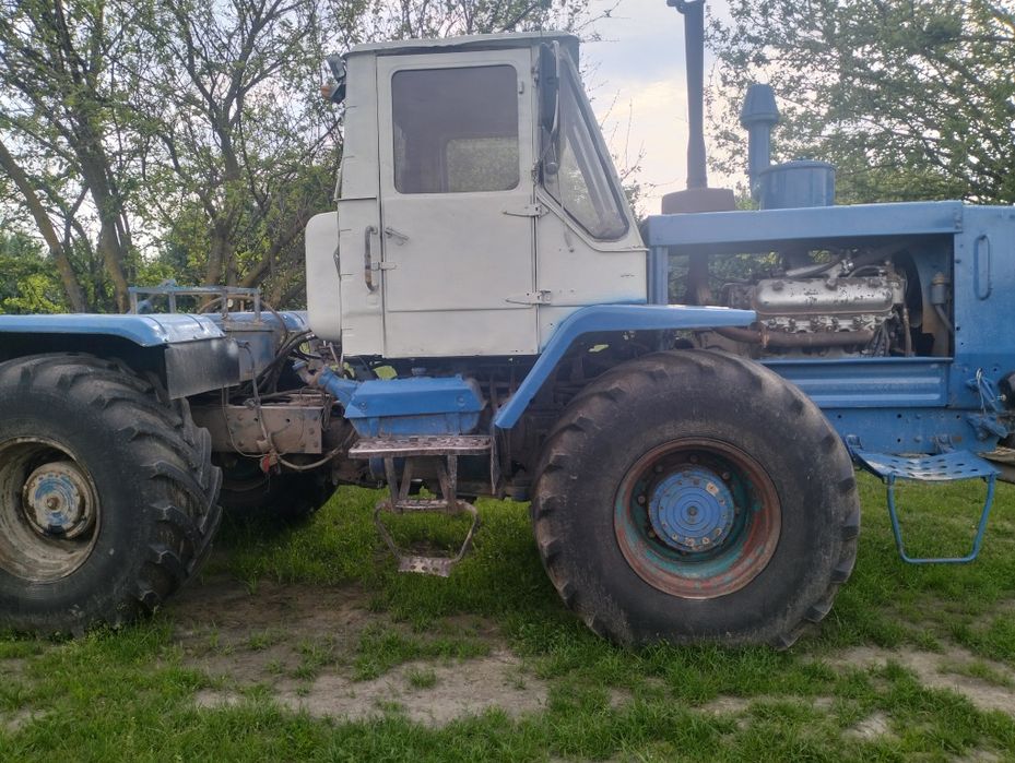 ХТЗ Т-150 . Трактор колісний.