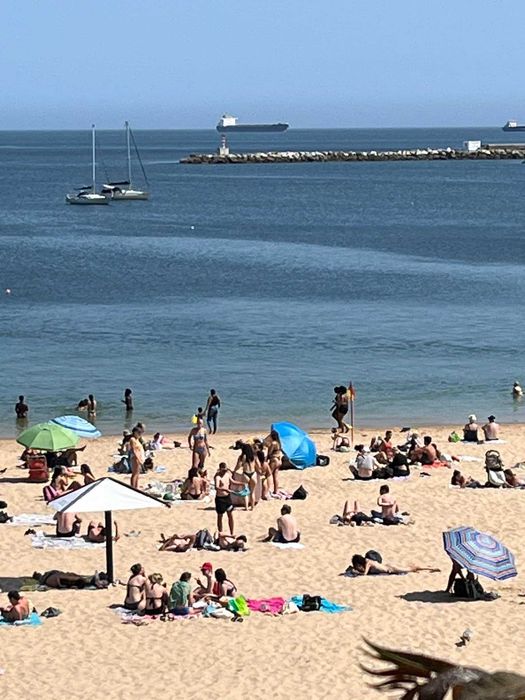 Quarto Cascais-Estoril, em vivenda  de alto  padrão.