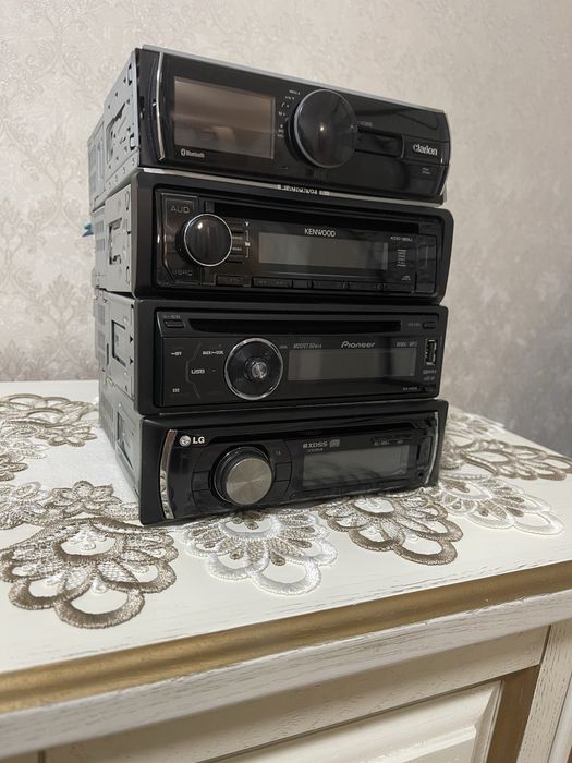 Автомагнітола Alpine UTE-72BT