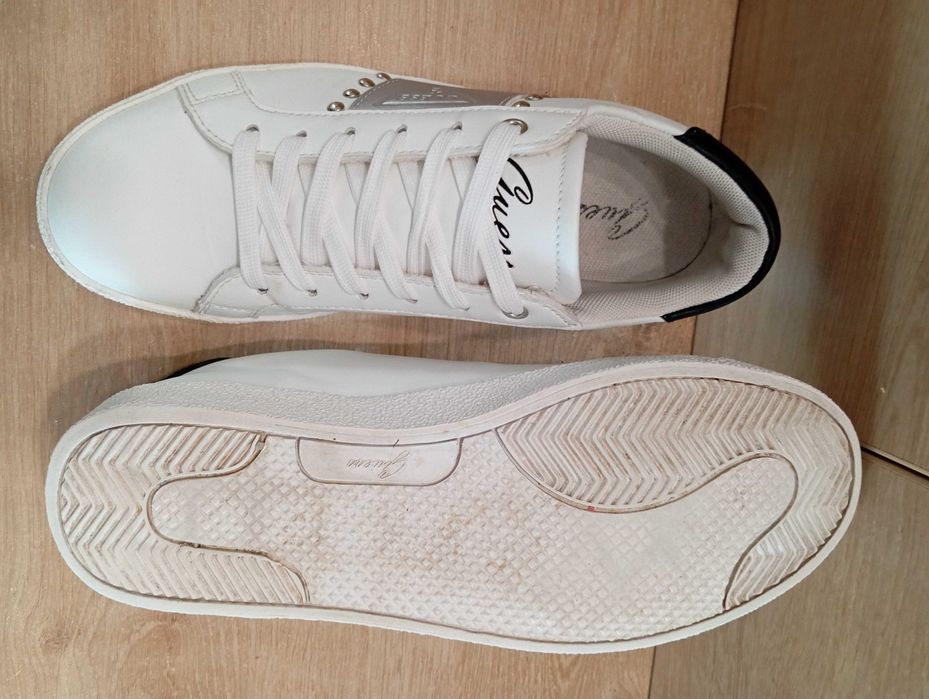 GUESS Sneakersy Damskie niskie Rozm. 38 /24,5 cm.