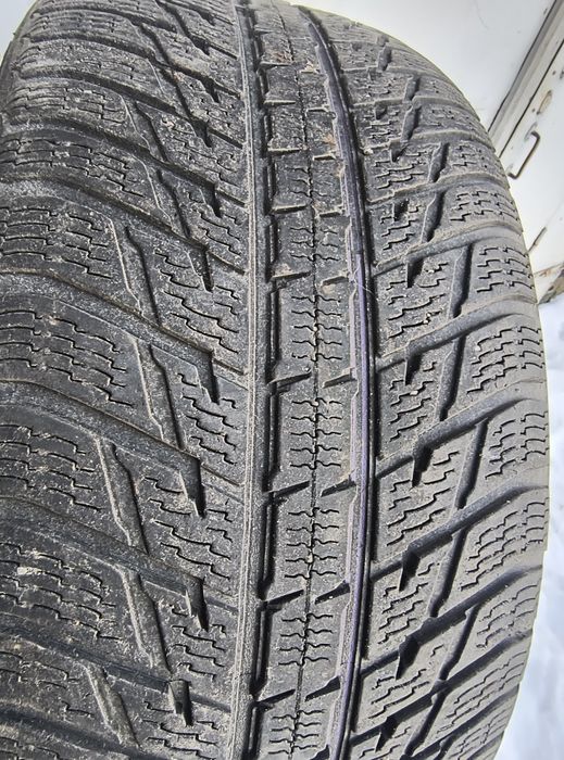 Шини Nokian 275/45 R21