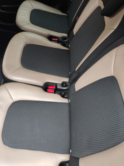 Автомобіль Сітроєн С4 гранд Пікассо