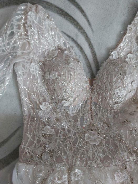 Весільна сукня в гарному стані