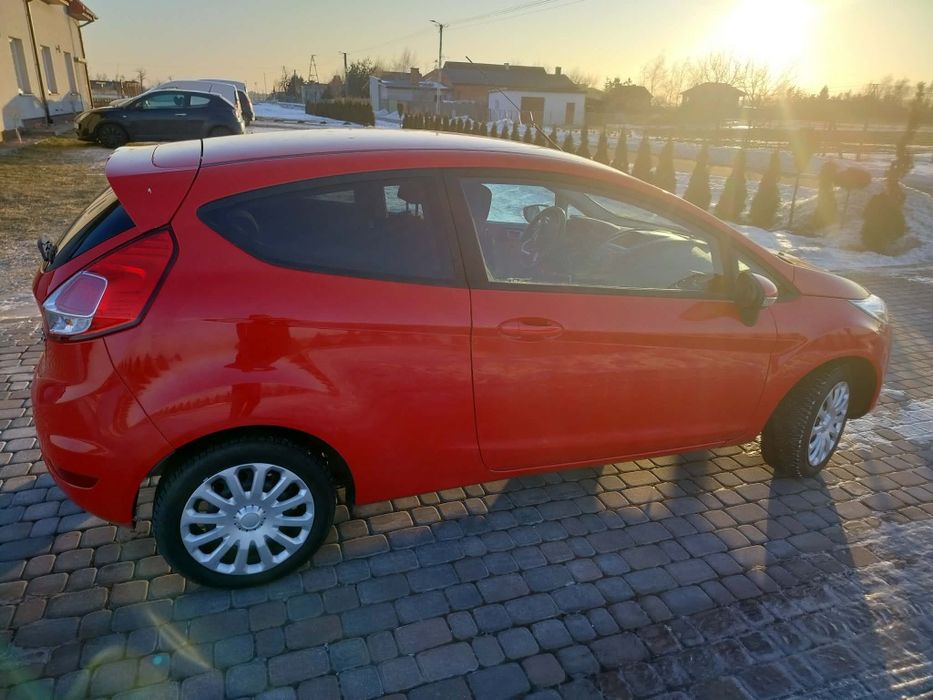 Ford fiesta benzyna 16 r bardzo ładna !!!