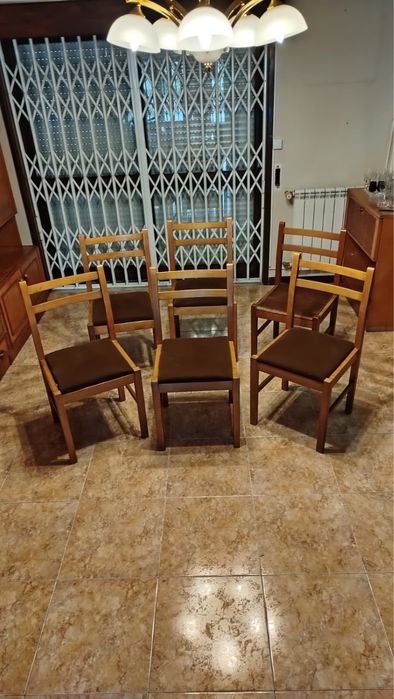 Diversas cadeiras 6 de faia iguais+ 2 diferentes