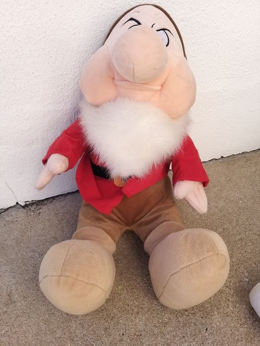 Bonecos de peluche- anão e cão