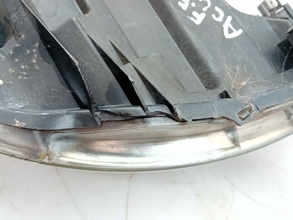 Ótica / farol esquerda PEUGEOT 107