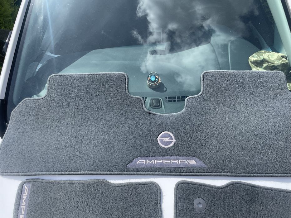 Килимки на авто Opel Ampera-e