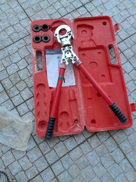 Alicate de cravar tubo