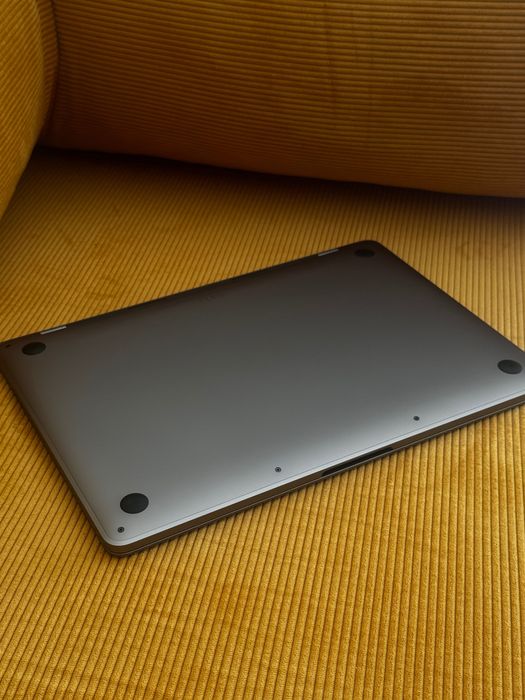 MacBook Pro 13” com Touch Bar