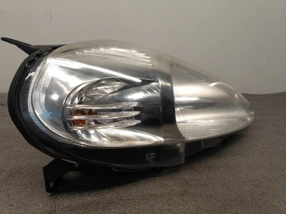 Ótica / farol direita FIAT Grande Punto (199_)