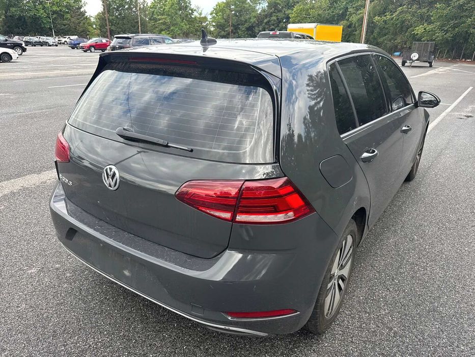 Volkswagen e-Golf SE      2019