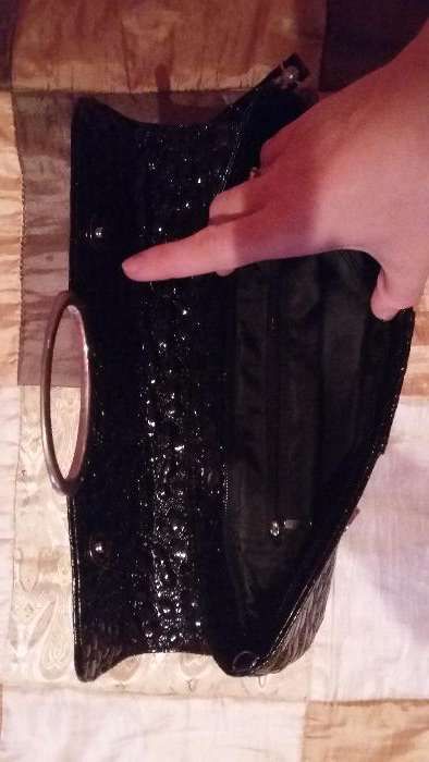 Лаковая сумка- клатч.