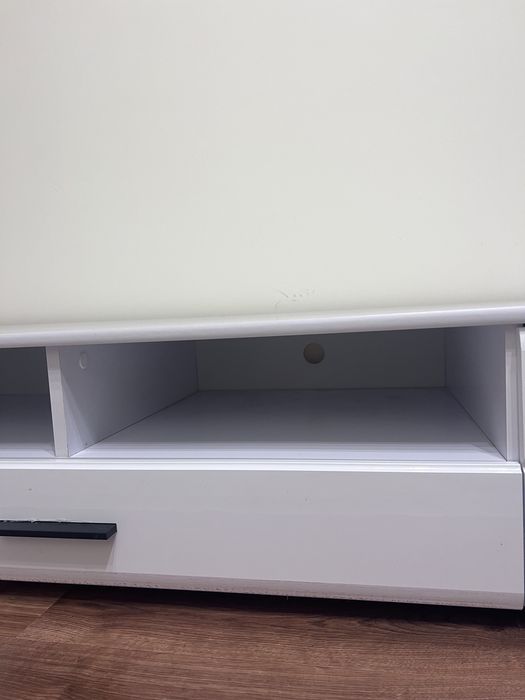 Комод  під телевізор