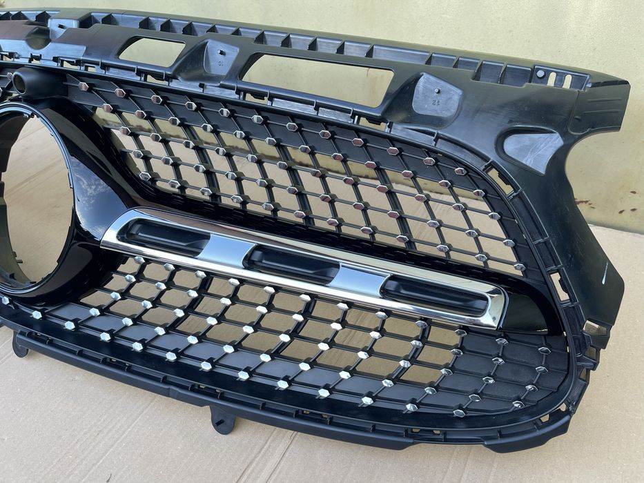 Решітка радіатора Mercedes GLA H247 W247 AMG Diamond A2478883901